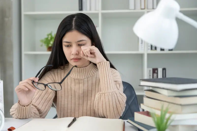 Dry Eye Syndrome Symptoms and Causes